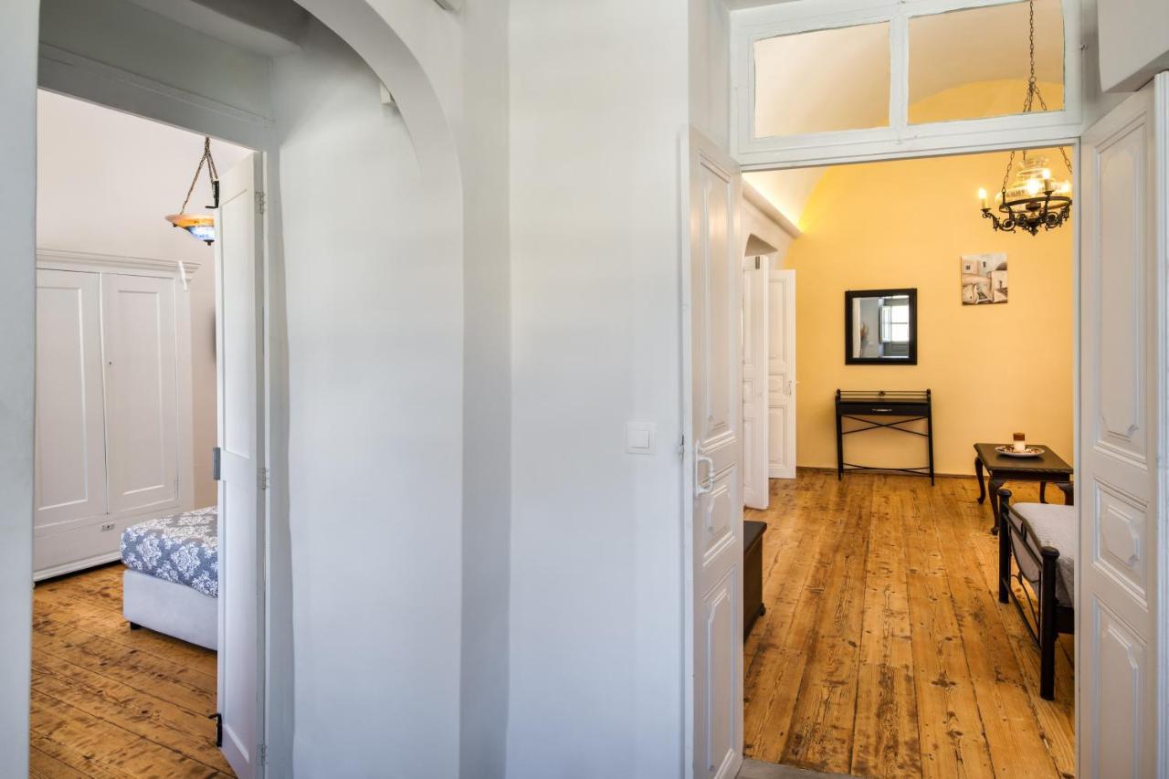450 Years Castle House For 2-5 People/Jacuzzi Villa Emporio  Exterior photo